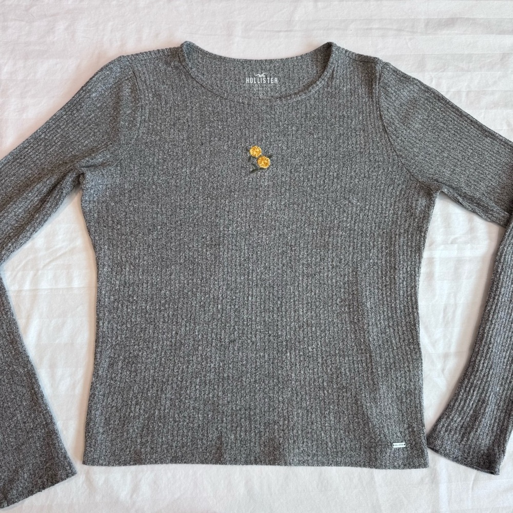 Hollister Gray Ribbed Long Sleeve Textured Shirt, Baby Tee, Size Large Y2K